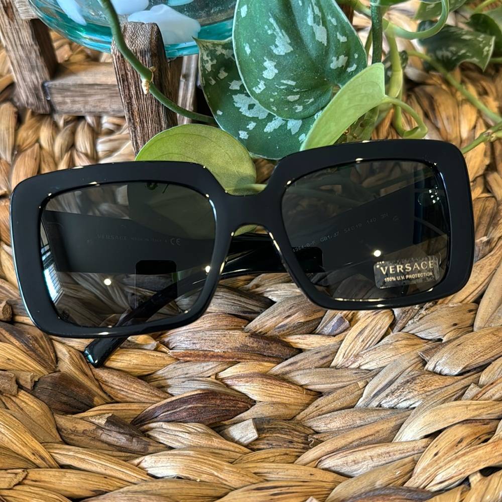 Brand new Versace sunglasses model 4384 – B – F